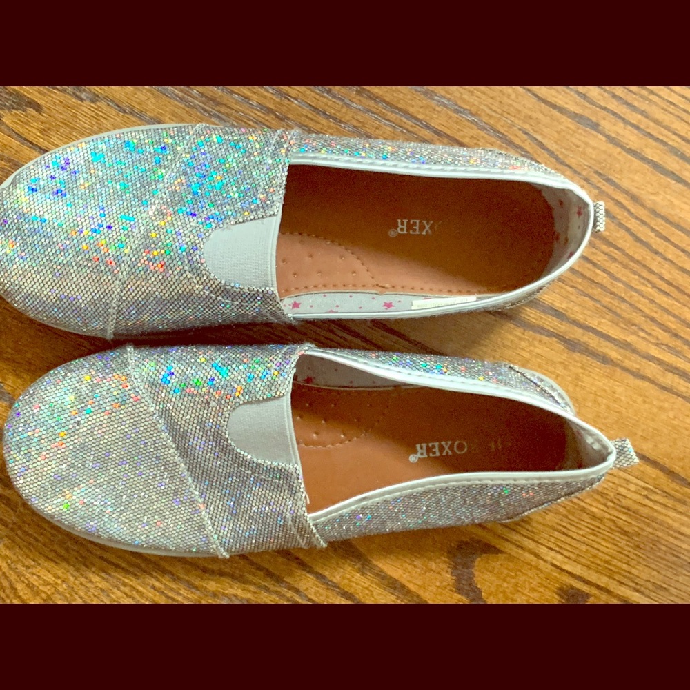 Joe Boxer girls loafers size 4